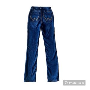Women’s Wrangler Willow Ultimate Riding Jeans in size 5 x 38